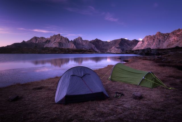 Bivouac au bord du lac laramon